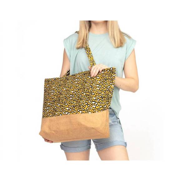 NEW JUDSON & CO. leopard print canvas tote bag in mustard yellow - Picture 2 of 3